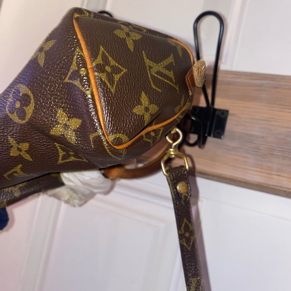 📣📣Sold📣📣Authentic Louis Vuitton Mini Speedy♥️ - Picture 15 of 16